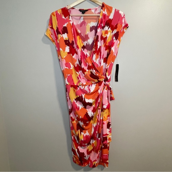 Maggy London Dresses & Skirts - NWT Maggy London Short Sleeve Wrap Dress Pink/Orange
